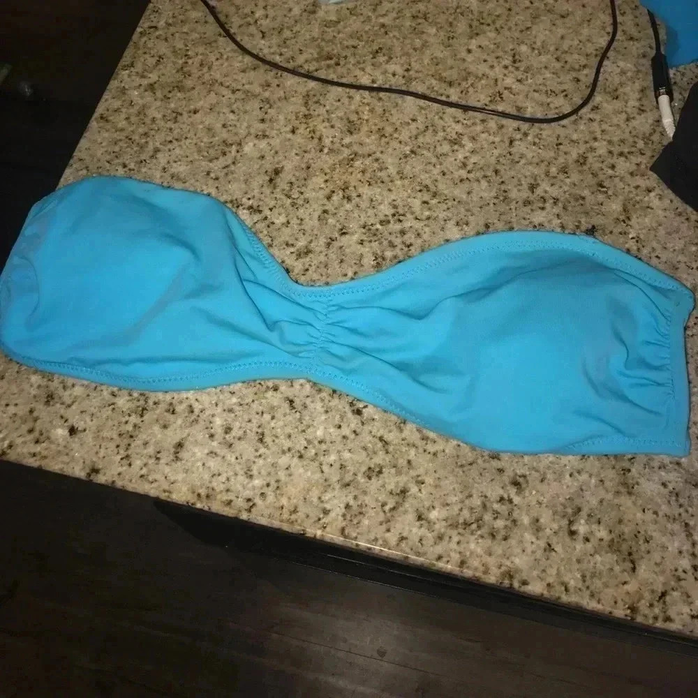 🧾Forever 21 Turquoise Strapless Bikini Top